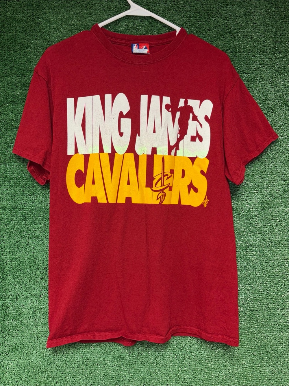 Cleveland Cavaliers CAVS Lebron James Majestic Shirt M Majestic tag NBA